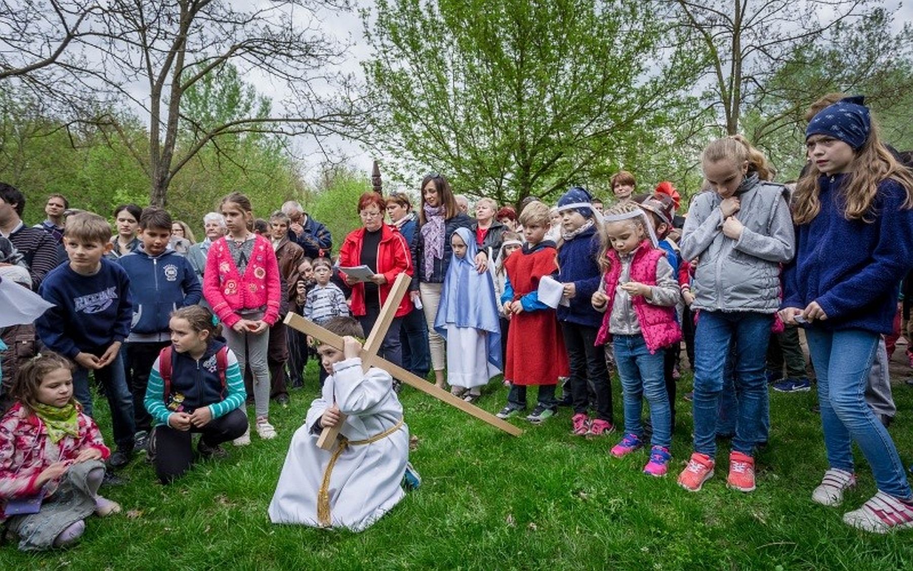 Online térbe költözik a városi családi keresztút virágvasárnap délutánján